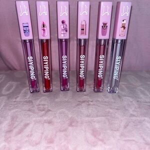 Set of 6 Lip Glosses with Pink Caps